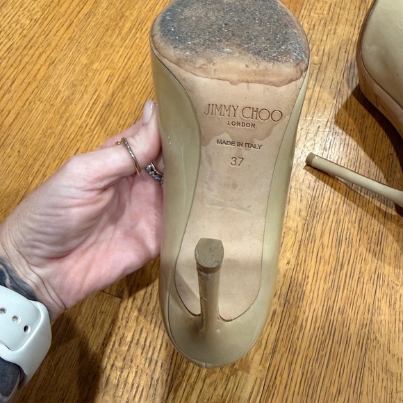 Jimmy Choo Beige Patent Leather Pointed-Toe Pumps - Picture 5 of 7